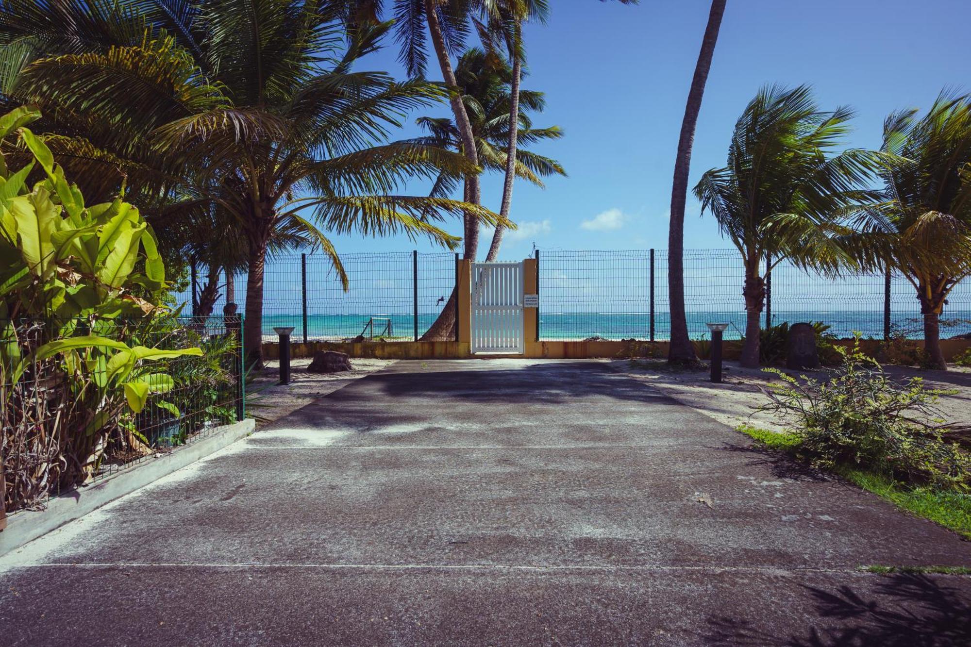 Le Touloublue - Tres Bel Appartement Face A La Mer Sainte-Anne  Eksteriør billede